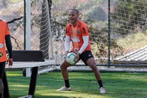 4 everton ribeiro (mr) flamengo 1. Atlético-MG: Patric admite que Galo 'ficou devendo' em 2019