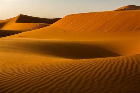 Hermosas Dunas De Arena En El Desierto Del Sahara En Marruecos Foto
