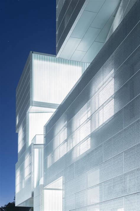 translucent glass visual arts building by steven holl architects architecture glass facade