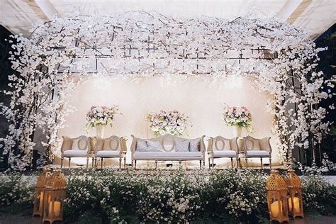 See This Instagram Photo By Sentrabunga 48 Likes Wedding Stage