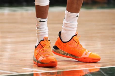 In the third quarter of tuesday night's playoff game, giannis landed very awkwardly on his left leg while attempting to make a defensive play on the ball. 2018.11.29. MIL #34 Giannis Antetokounmpo Nike Kobe A.D ...