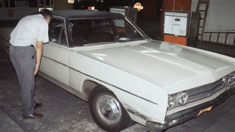 Detectives Examining Berkowitz Car On Aug 11 1977 Altered