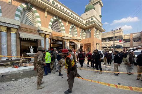 Pakistan Mosque Explosion Leaves 32 Dead 150 Injured