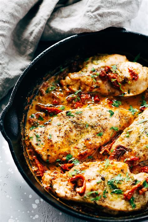 It's time the king of winning dinners got a makeover. Creamy Parmesan Chicken Skillet - Primavera Kitchen