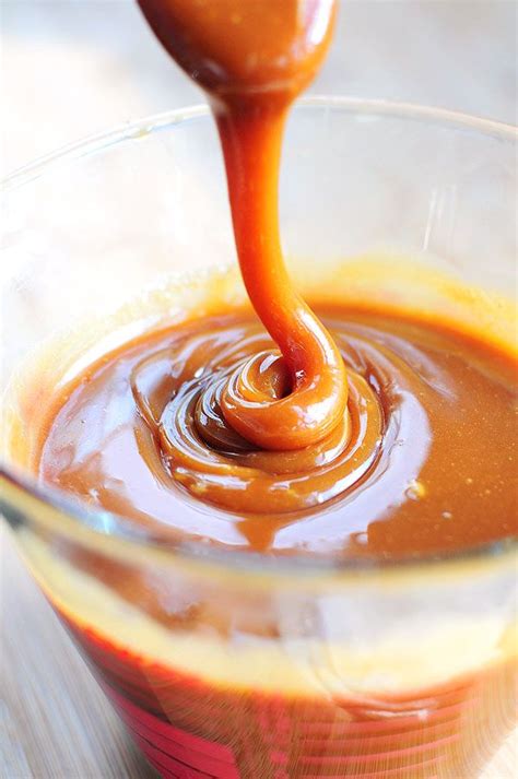 Cuocete lo zucchero fino a ottenere un caramello color nocciola. Caramello salato. Mou salato. (con immagini) | Ricette ...