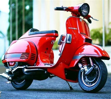 Pin By Sumanth Kumar On ¬this Is Vespa¬ Vespa Bike Vespa Vintage Red Vespa
