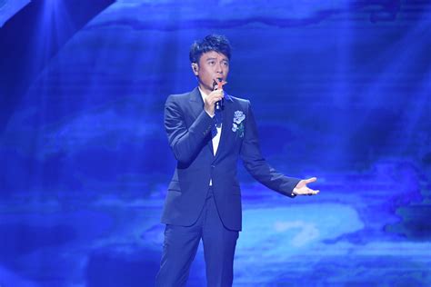 This is a list of members of the 11th national people's congress. 李克勤搭档周深动人演绎《那片海》 展现稳定唱功|那片海|李克勤|周深_新浪新闻