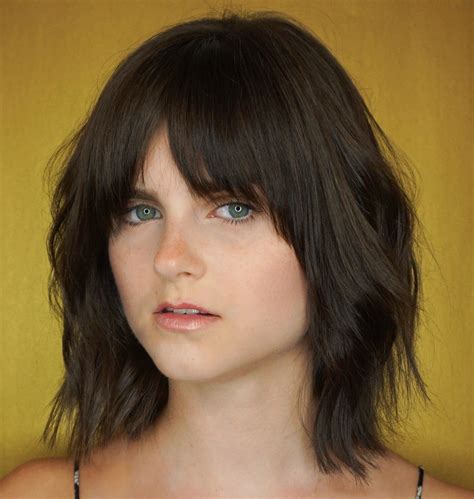 haircuts for women with square jaw wavy haircut