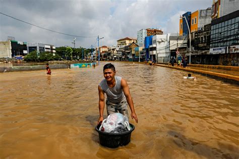 Jakarta Flood Kills 9 Abs Cbn News