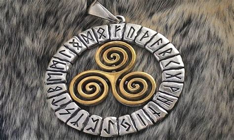 Simboli Il Triskele Storia E Significato Del Simbolo Celtico Silver