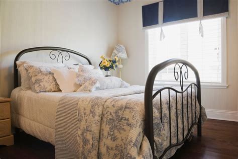 Photos And Tips For Decorating A Shabby Chic Bedroom