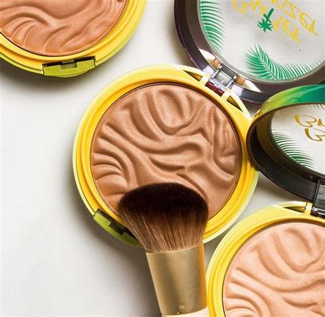 I spotted the new physicians formula butter bronzer on a recent trip to shopper's drugmart and was super excited because i had seen it on their website and all over youtube, but none of the drugstores near my place were carrying this bronzer. SWATCHES | PHYSICIANS FORMULA BUTTER BRONZERS IN NEW ...