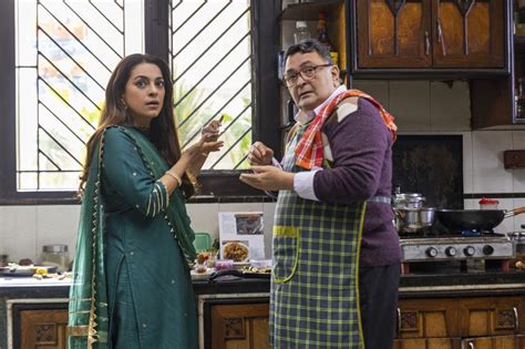 Sharmaji Namkeen Review Rishi Kapoor Last Film
