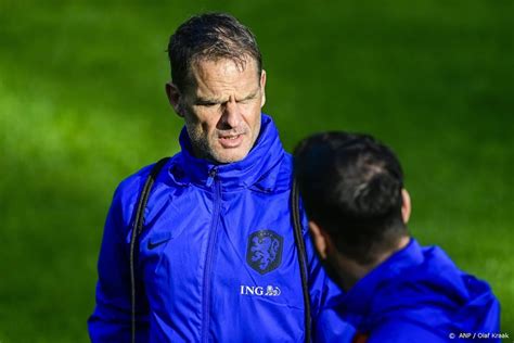 • hampden park (52.000) • arbiter: Na wikken en wegen komt De Boer met EK-selectie van Oranje ...