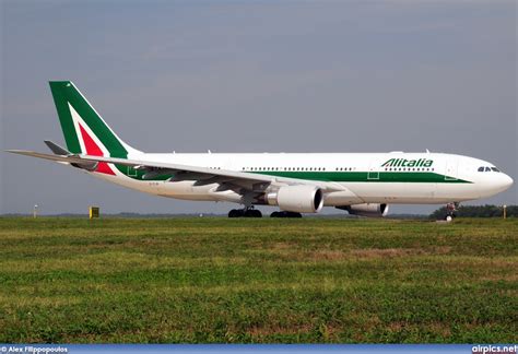 Ei Ejh Airbus A330 200 Alitalia Large Size