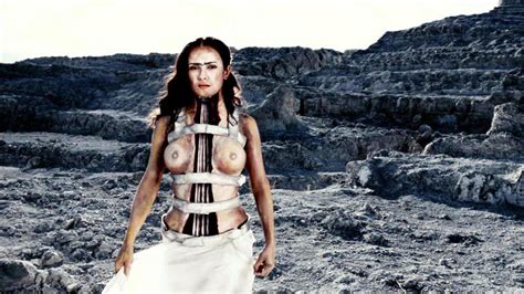 Salma Hayek сцена с обнаженными сиськами в Frida на scandalplanetcom xHamster