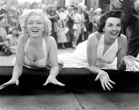 32 Stunning Photos Of Marilyn Monroe And Jane Russell While Filming Gentlemen Prefer Blondes