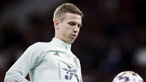 Barca pinter cari pemain inilah sosok dani olmo si anak ajaib spanyol incaran koeman. Dani Olmo se siente halagado por el interés del Barcelona ...