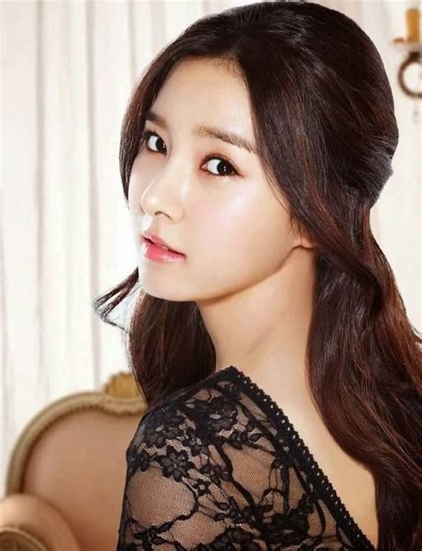 Kim So Eun To Play Lead In The Scholar Who Walks The Night With Tvxq