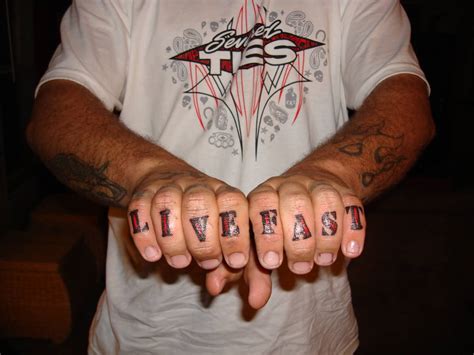 Black And Red Live Fast Knuckle Tattoo For Men