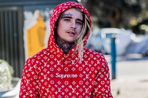 Lv x supreme isn't the first big louis vuitton collaboration in a while! Supreme and Louis Vuitton: a collaboration that deserves ...
