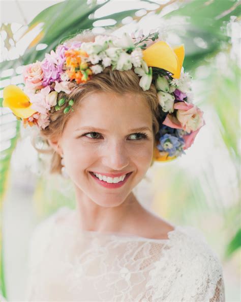 The Dos And Donts Of Wearing A Flower Crown Martha Stewart Weddings