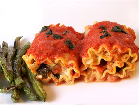 Lasagna Rolls With Roasted Red Pepper Sauce Recipe
