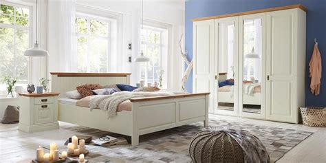 Das schlafzimmer im landhausstil zeichnet sich durch einige für den stil typische merkmale aus. Schlafzimmer weiss Kiefer - komplett - Massivholz-Möbel in ...