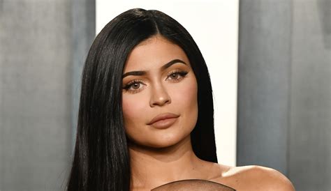Kylie jenner (born kylie kristen jenner on august 10, 1997 in los angeles, california) is an american reality television personality, model, actress, entrepreneur, socialite and social media. Find Out Why Kylie Jenner Posted That Thirst Trap Pic ...