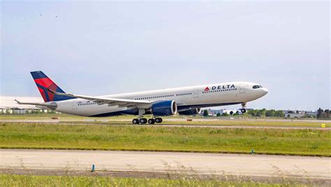 Delta Upgrades Boston To Hub Status On Strong Growth Delta Delta Airlines Boston Logan