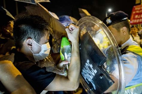 Thousands Gather In Hong Kong After Police Clash With Protesters Wsj