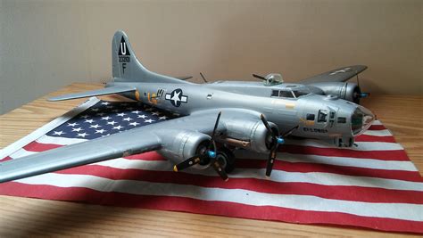 B 17g Flying Fortress Plastic Model Airplane Kit 148 Scale