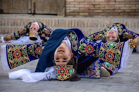 uzbek dancing girls ~ bukhara girl dancing girl fashion