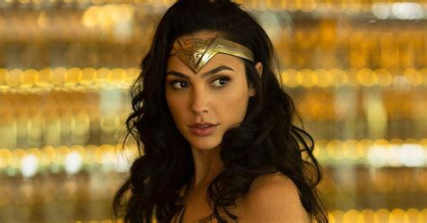 Gal Gadot To Star As The Evil Queen In Disneys New Live Action Snow White Cnet