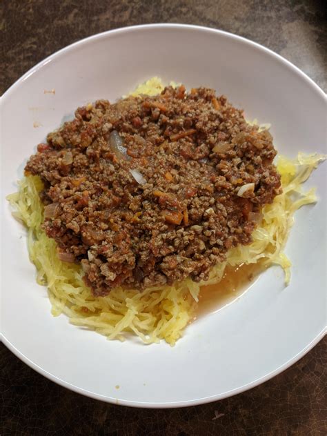 Turkey Bolognese with spaghetti squash. Under 400 calories. : 1200isplenty