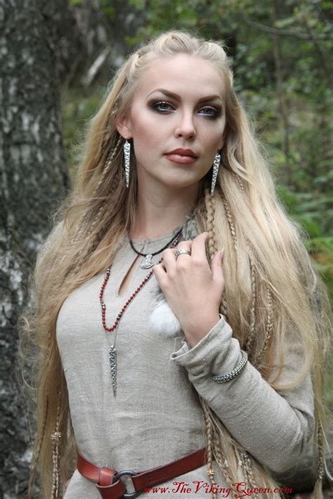 Viking hairstyle is a combination of long and short hair style. 20 best Викинг images on Pinterest | Braids, Female viking ...