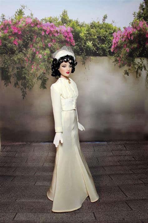 Wallis simpson, the wife of king edward viii, was a style icon until the end of her life. Diane on Whidbey Island: Wallis Simpson Wedding Dress