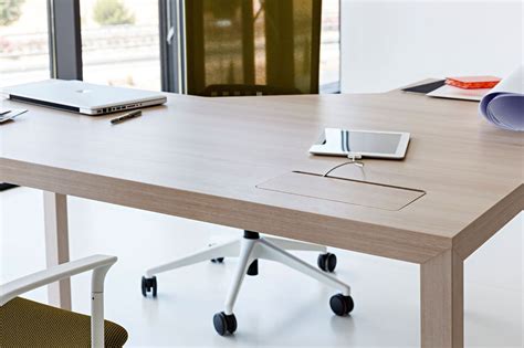 Modular desk system provides people the chance to run their business and work in a limited space. PRISMA modular desk system | Furniture from Spain