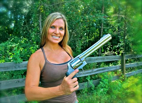 One Girl Shooting The Sandw 500 Magnum For The First Time Girls