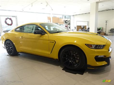 2016 Triple Yellow Tricoat Ford Mustang Shelby Gt350 110003744