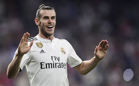 Gareth bale finit par intégrer le real madrid le 1er septembre 2013 pour un transfert évalué à 91 millions d'euros. Bale earns praise after starring role in Real Madrid win ...