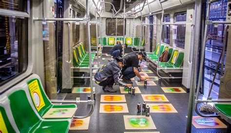 El Metro De Medellín Y 10 Artistas Urbanos Colorean Pisos De Los Trenes