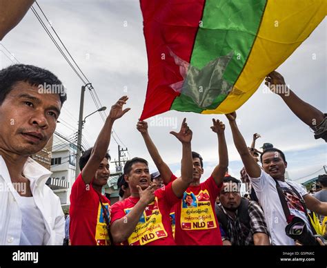 Mahachai Samut Sakhon Thailand Rd June Burmese Migrant Workers Wave A Burmese Flag