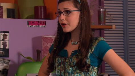 watch zoey 101 season 3 episode 13 zoey 101 michael loves lisa full show on paramount plus