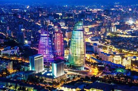 Baku is the capital and largest city of azerbaijan, as well as the largest city on the caspian sea and of the caucasus region. Baku | Capital do Azerbaijão - Geografia Total™
