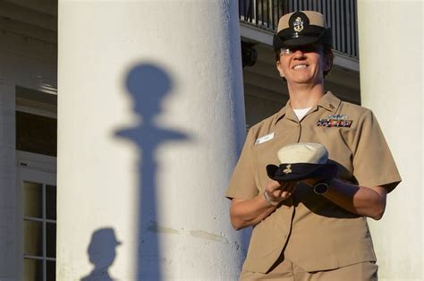 Navy Officially Retires Bucket Cover For Female Officers Chiefs
