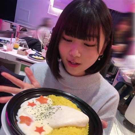 小澤愛実さんのインスタグラム写真 小澤愛実instagram「メニューもどれも可愛くて美味しかったです！☺️﻿ ﻿ ムーン・トワイライト・オムライス🌙﻿ ムーン・ピンク・レモネード🌙