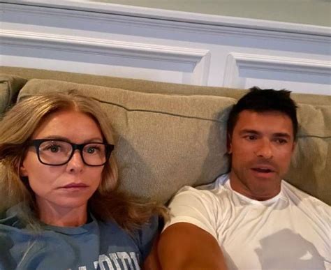 Kelly Ripa Gets Fans Talking With Selfie With Mark Consuelos Describing