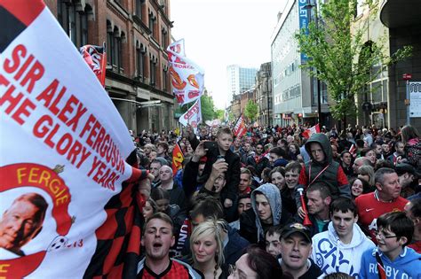 PICTURE: Manchester United fans celebrating during trophy parade