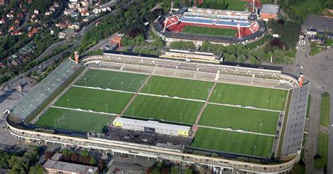 Placar ao vivo slavia praga, resultados finais, tabelas, resumos de jogo com artilheiros, cartões amarelos e vermelhos, comparação de odds e estatísticas de confronto. El estadio más grande de fútbol está en Praga